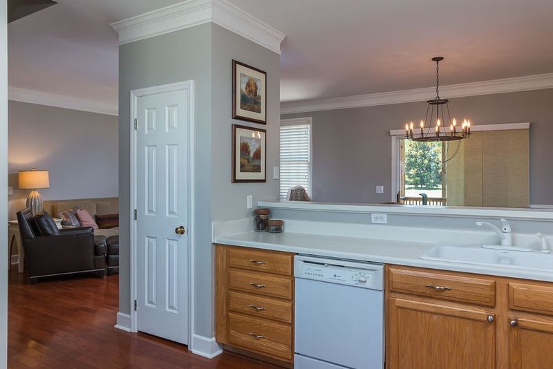 901 Cedar Point Ct, Fuquay Varina, NC 27526