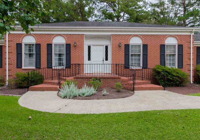 901 Chestnut Dr, Smithfield, NC 27577