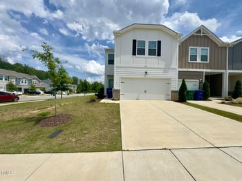 901 Clearhaven Ln, Fuquay Varina, NC 27526