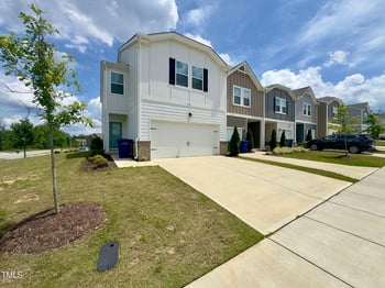 901 Clearhaven Ln, Fuquay Varina, NC 27526