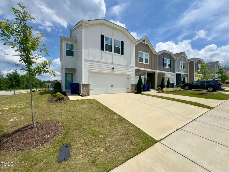 901 Clearhaven Ln, Fuquay Varina, NC 27526