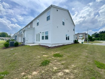 901 Clearhaven Ln, Fuquay Varina, NC 27526