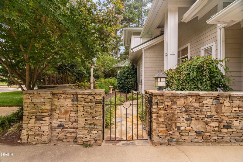 901 Crabtree Crossing Pw, Morrisville, NC 27560