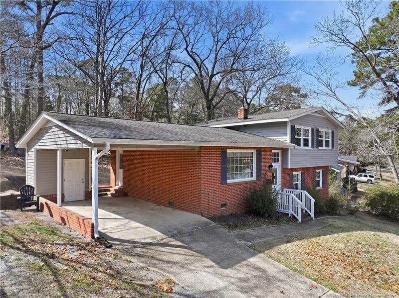 901 Edenwood Dr, Fayetteville, NC 28303