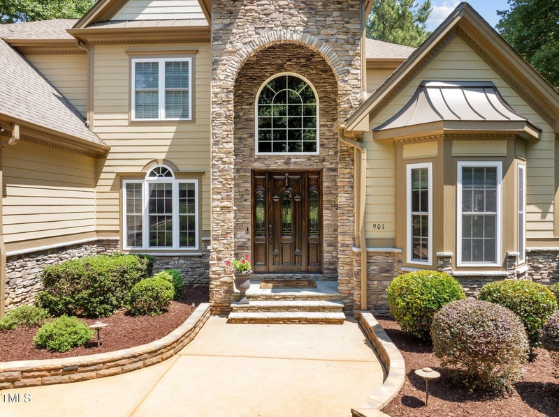 901 Edgewater Dr, Garner, NC 27529