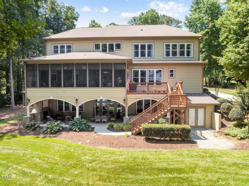 901 Edgewater Dr, Garner, NC 27529