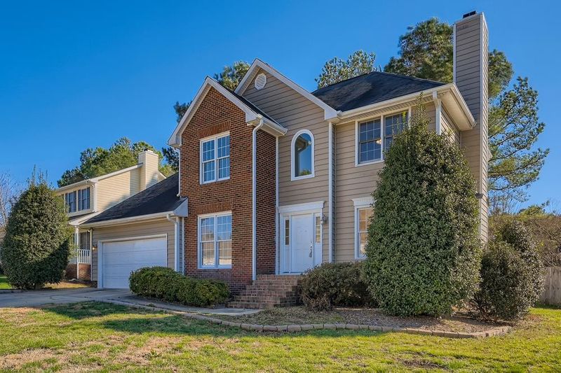901 Greendale Ct, Apex, NC 27502