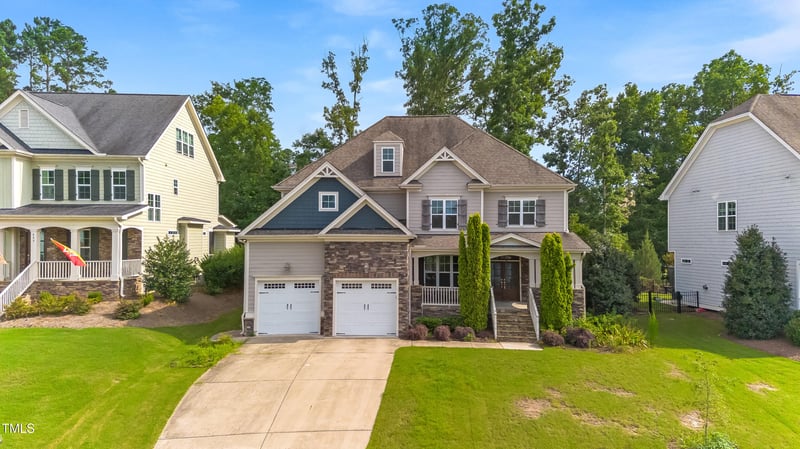901 Hollymont Dr, Holly Springs, NC 27540