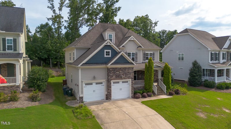 901 Hollymont Dr, Holly Springs, NC 27540