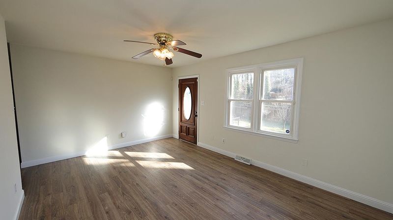 901 N King Charles Rd, Raleigh, NC 27610
