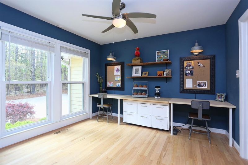 901 Lystra Ln, Chapel Hill, NC 27517
