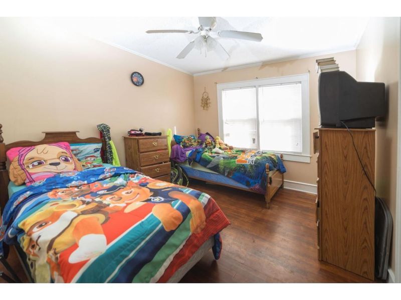 901 N Main St, Burlington, NC 27217