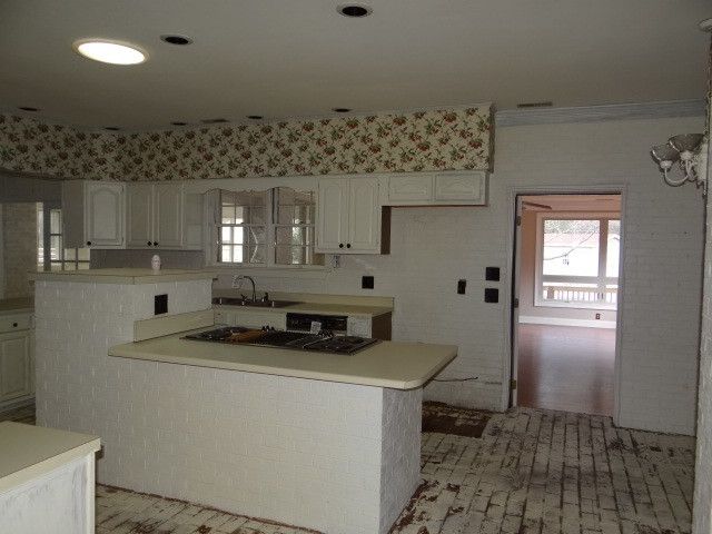 901 Oak Creek Rd, Raleigh, NC 27615