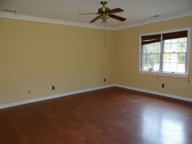 901 Oak Creek Rd, Raleigh, NC 27615
