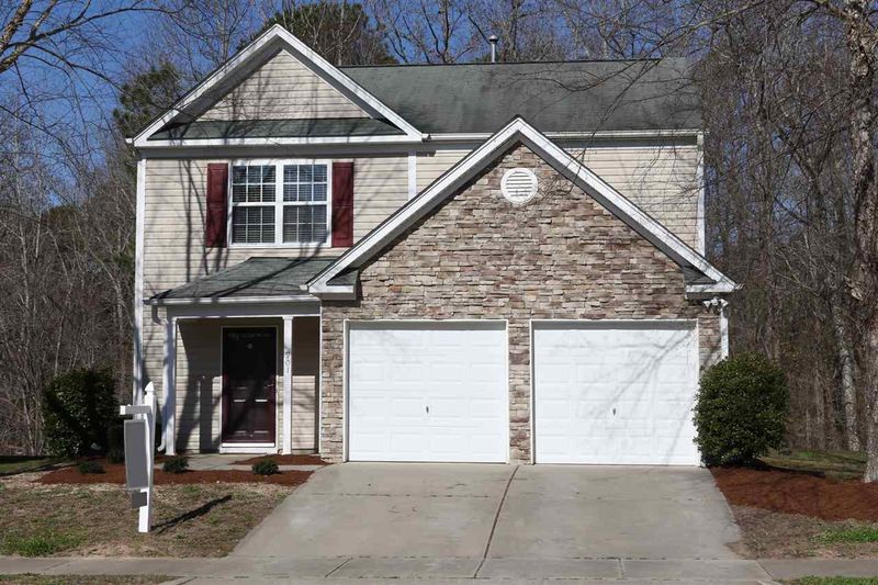 901 Pebblestone Dr, Durham, NC 27703