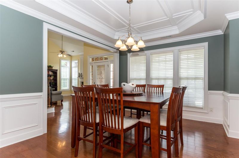 901 Ravendale Pl, Cary, NC 27513