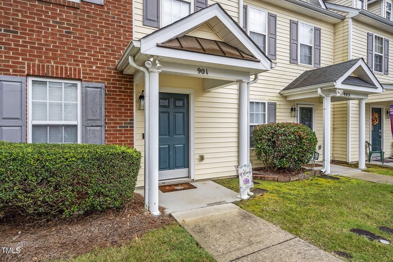 901 Savin Ldg, Knightdale, NC 27545