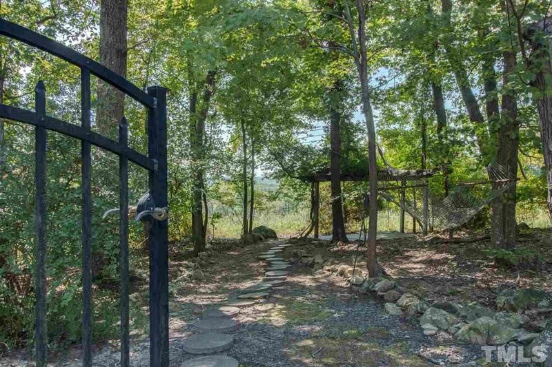 90114 Hoey, Chapel Hill, NC 27517