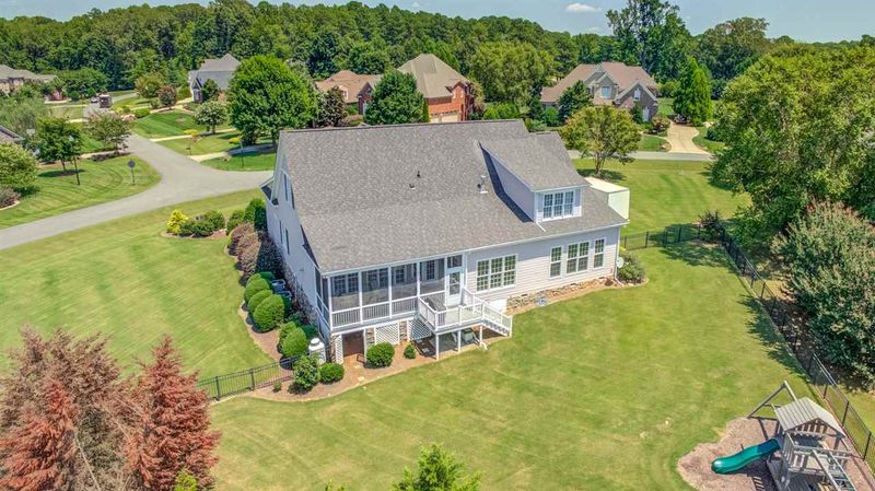 9013 Chelsea Dr, Raleigh, NC 27603