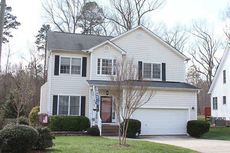 9016 Erinsbrook Dr, Raleigh, NC 27617