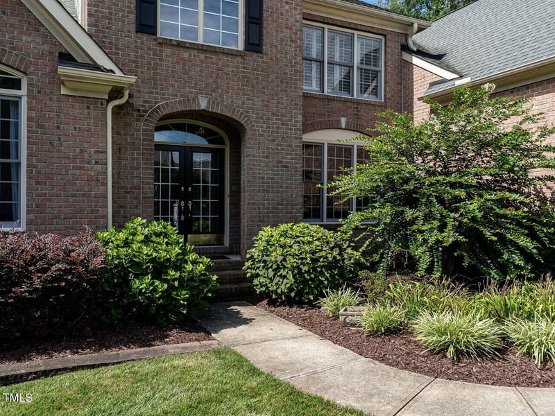 9017 Winged Thistle Ct, Raleigh, NC 27617