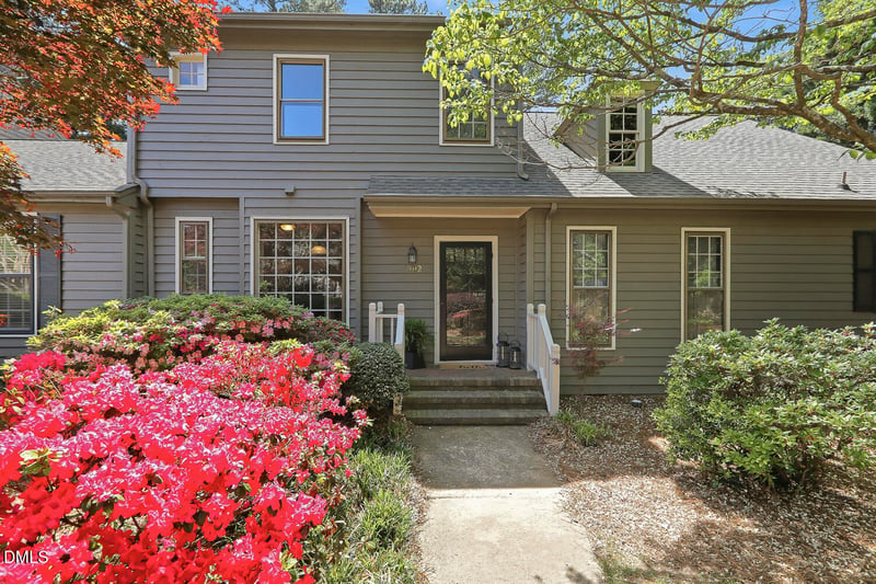 902 Albany Ct, Raleigh, NC 27615