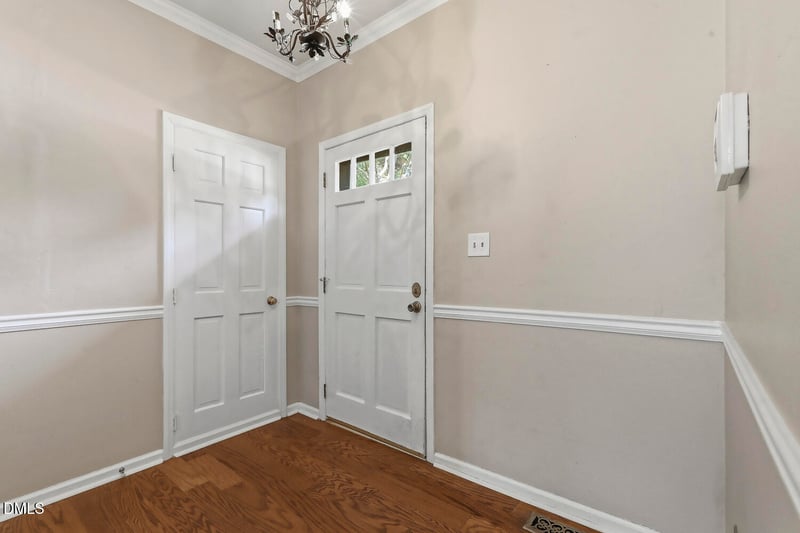 902 Albany Ct, Raleigh, NC 27615
