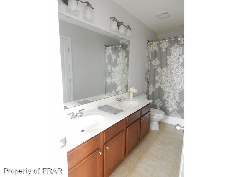 902 Amanda Dr, Sanford, NC 27330