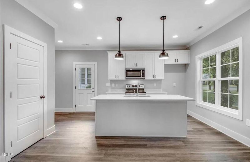 902 W Anderson St, Selma, NC 27576