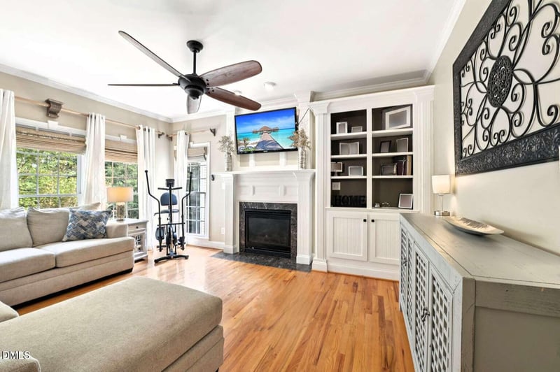 902 Birkdale Dr, Clayton, NC 27527