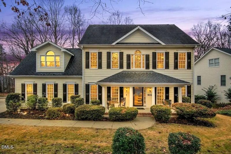 902 Birkdale Dr, Clayton, NC 27527