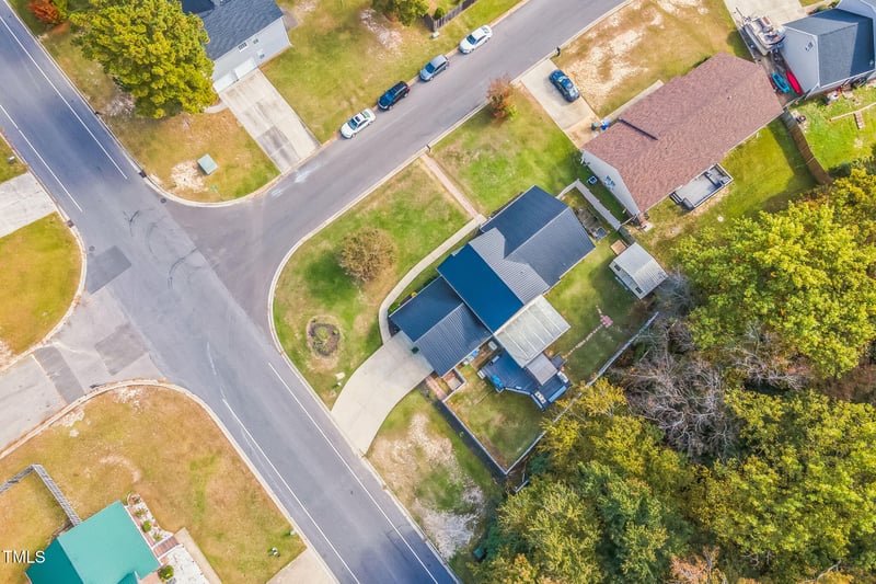 902 Bugle Call Dr, Fayetteville, NC 28314