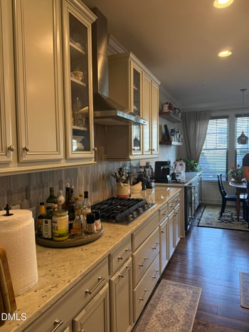 902 Green Ash Ln, Cary, NC 27513