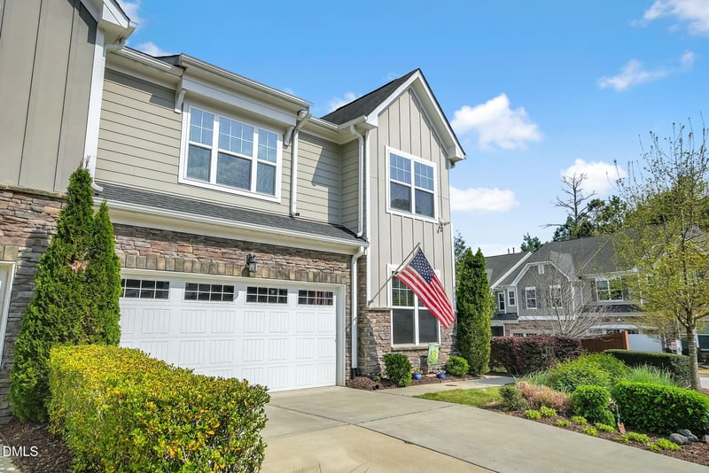 902 Green Ash Ln, Cary, NC 27513