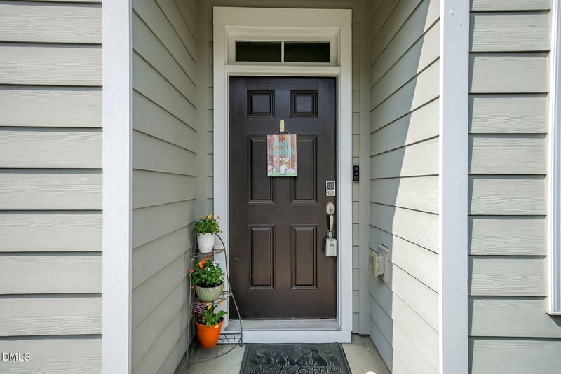 902 Green Ash Ln, Cary, NC 27513