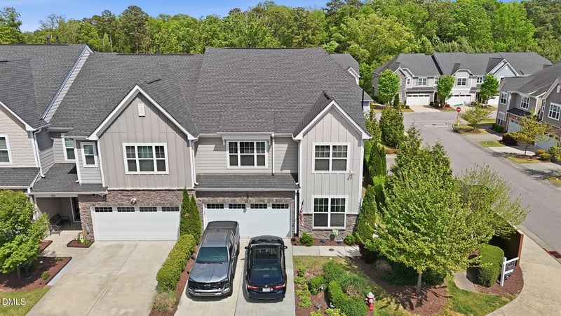902 Green Ash Ln, Cary, NC 27513