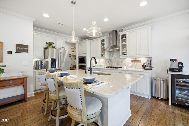 902 Green Ash Ln, Cary, NC 27513