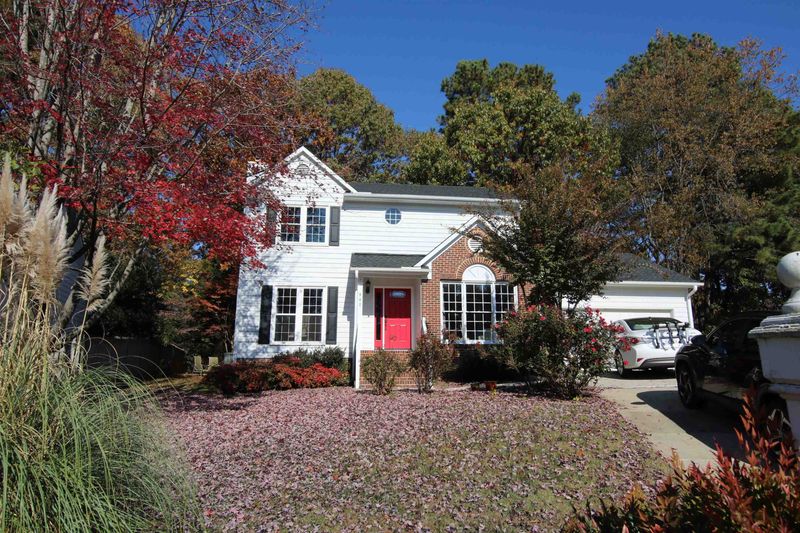 902 Greendale Ct, Apex, NC 27502