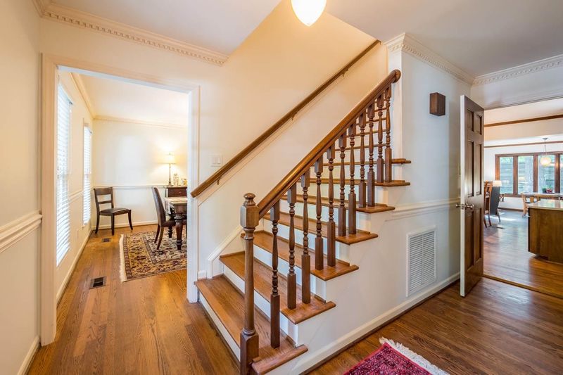 902 Grove St, Chapel Hill, NC 27517