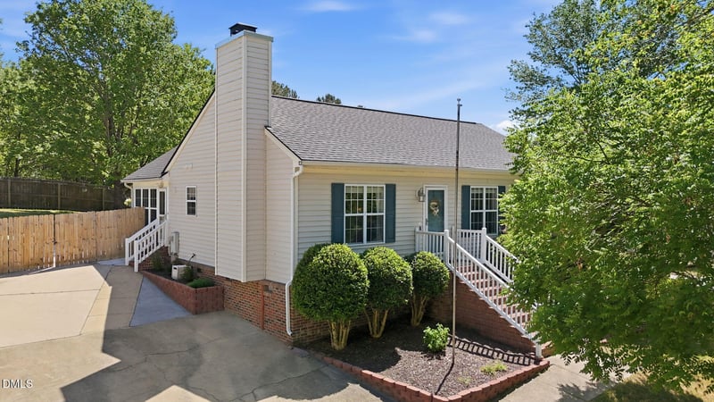 902 Hollins Ct, Knightdale, NC 27545