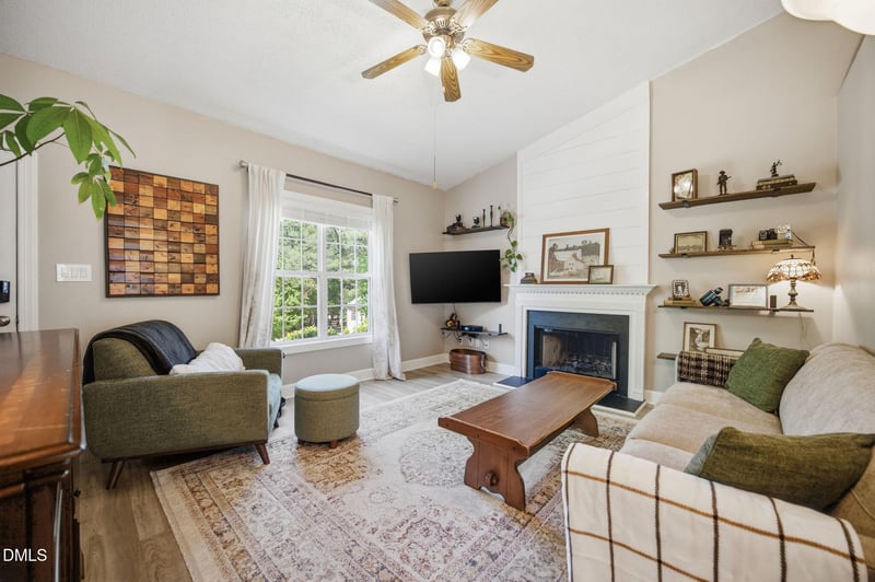 902 Hollins Ct, Knightdale, NC 27545