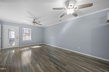 902 Huntington Park Dr, Morrisville, NC 27560