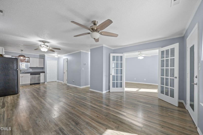 902 Huntington Park Dr, Morrisville, NC 27560