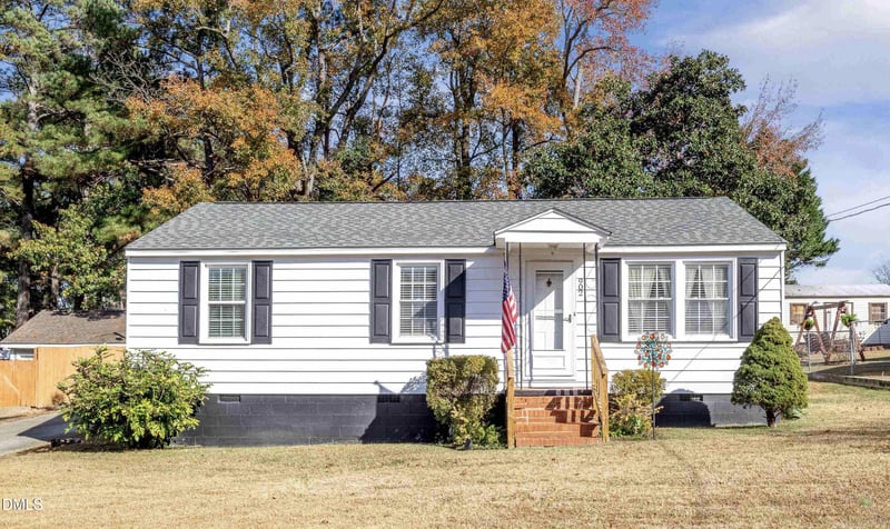 902 Joyner St, Clayton, NC 27520