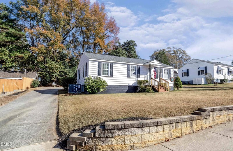 902 Joyner St, Clayton, NC 27520
