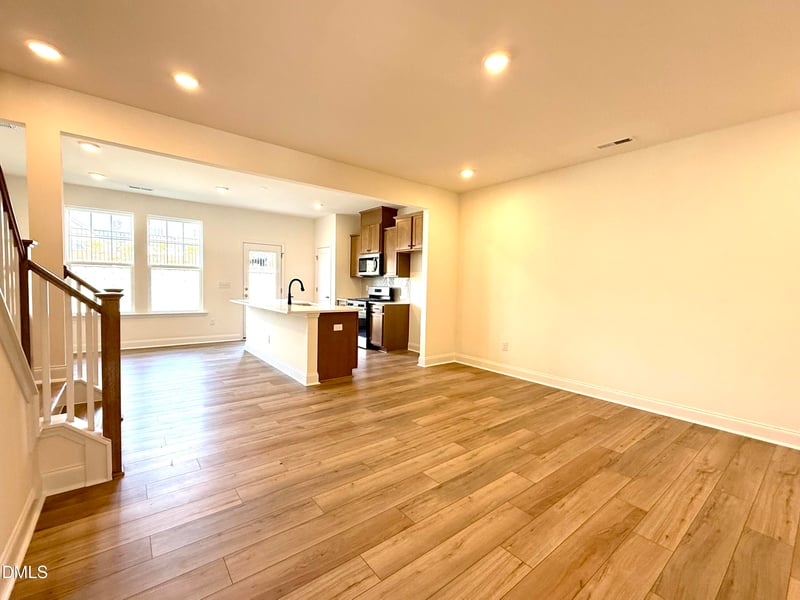 902 Kensley Grove Ln, Fuquay Varina, NC 27526