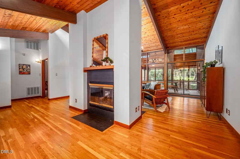 902 Kings Mill Rd, Chapel Hill, NC 27517