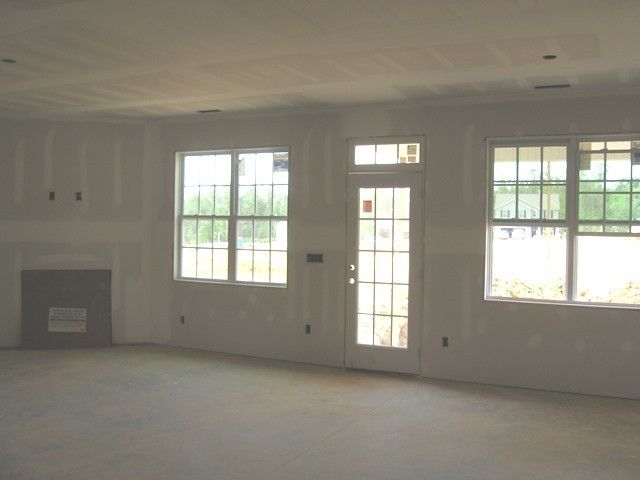902 Palm Ct, Mebane, NC 27302