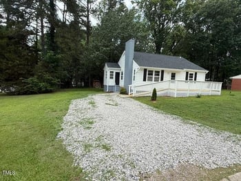902 Roanoke Ave, Henderson, NC 27536