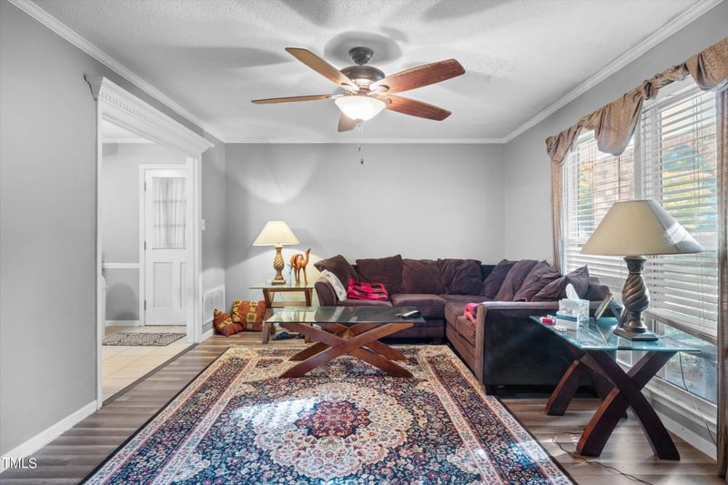 902 Vickie Dr, Cary, NC 27511